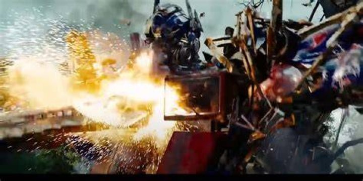 Optimus delivering the final blow to Lockdown